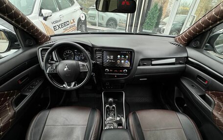 Mitsubishi Outlander III рестайлинг 3, 2021 год, 2 759 000 рублей, 10 фотография