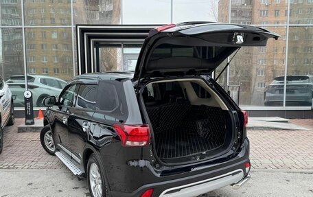 Mitsubishi Outlander III рестайлинг 3, 2021 год, 2 759 000 рублей, 9 фотография