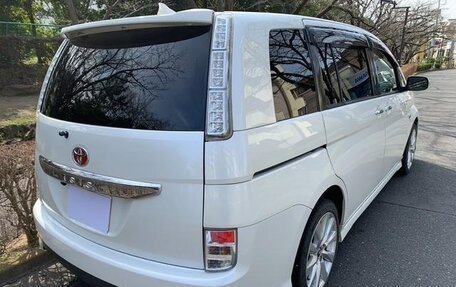Toyota ISis I, 2017 год, 1 000 000 рублей, 6 фотография