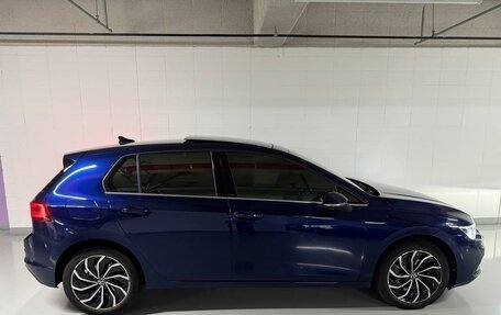 Volkswagen Golf VIII, 2022 год, 2 225 000 рублей, 2 фотография
