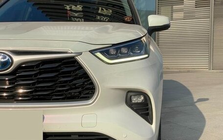 Toyota Highlander, 2022 год, 3 905 000 рублей, 3 фотография