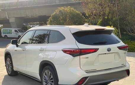 Toyota Highlander, 2022 год, 3 905 000 рублей, 8 фотография