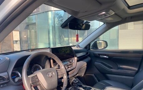 Toyota Highlander, 2022 год, 3 905 000 рублей, 11 фотография