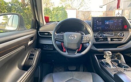 Toyota Highlander, 2022 год, 3 905 000 рублей, 12 фотография