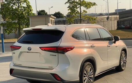 Toyota Highlander, 2022 год, 3 905 000 рублей, 5 фотография