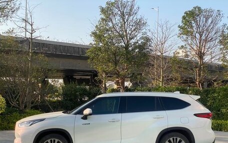 Toyota Highlander, 2022 год, 3 905 000 рублей, 9 фотография