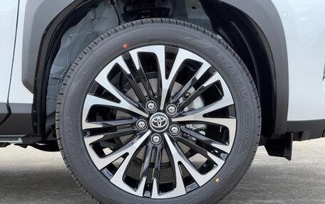 Toyota Yaris Cross, 2024 год, 4 900 000 рублей, 33 фотография