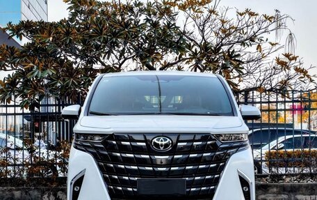 Toyota Alphard, 2024 год, 13 900 000 рублей, 2 фотография