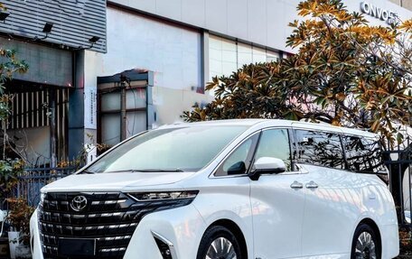 Toyota Alphard, 2024 год, 13 900 000 рублей, 4 фотография