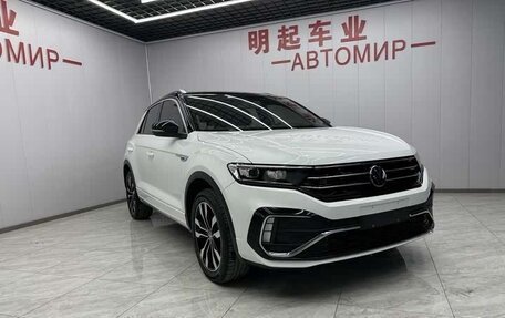 Volkswagen T-Roc I, 2021 год, 1 355 700 рублей, 2 фотография