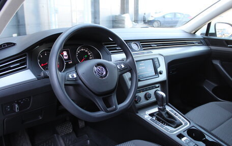 Volkswagen Passat B8 рестайлинг, 2017 год, 1 850 000 рублей, 6 фотография