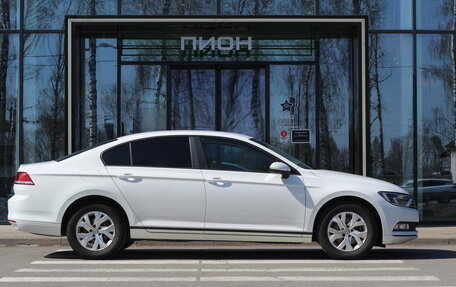 Volkswagen Passat B8 рестайлинг, 2017 год, 1 850 000 рублей, 4 фотография