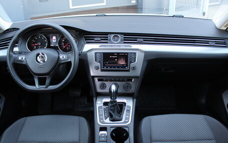 Volkswagen Passat B8 рестайлинг, 2017 год, 1 850 000 рублей, 7 фотография