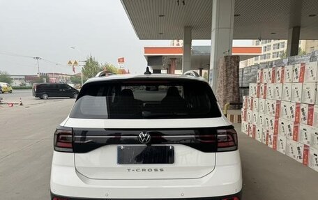 Volkswagen T-Cross I, 2021 год, 1 300 200 рублей, 4 фотография