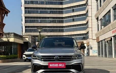 Volkswagen Tiguan II, 2022 год, 2 400 011 рублей, 2 фотография