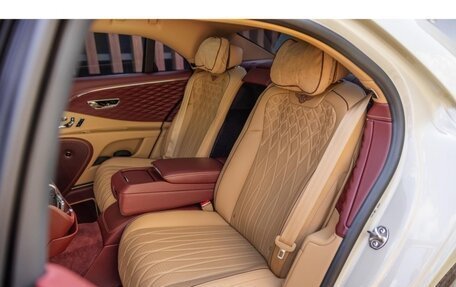 Bentley Flying Spur, 2020 год, 22 000 000 рублей, 4 фотография