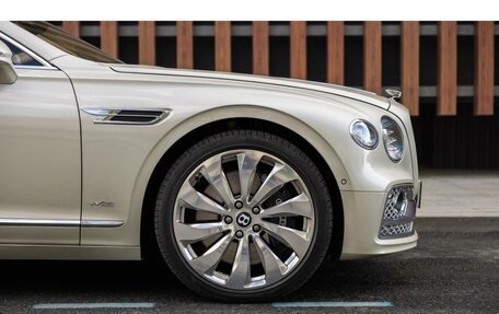 Bentley Flying Spur, 2020 год, 22 000 000 рублей, 16 фотография