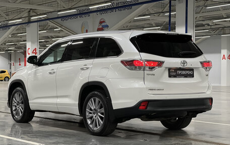Toyota Highlander III, 2014 год, 2 599 000 рублей, 7 фотография