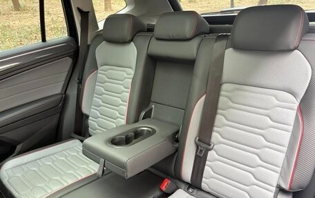 Volkswagen Tiguan II, 2022 год, 2 400 011 рублей, 14 фотография