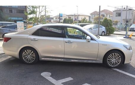 Toyota Crown Majesta, 2017 год, 2 500 000 рублей, 2 фотография