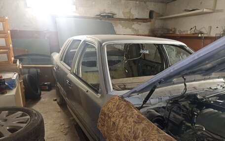 Lincoln Town Car II, 1990 год, 600 000 рублей, 6 фотография
