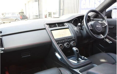 Jaguar E-Pace, 2019 год, 3 600 000 рублей, 10 фотография