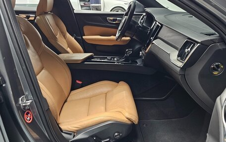 Volvo V60 Cross Country II, 2022 год, 2 831 011 рублей, 6 фотография