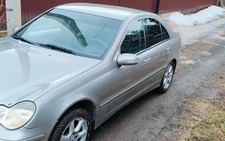 Mercedes-Benz C-Класс, 2005 год, 770 000 рублей, 2 фотография