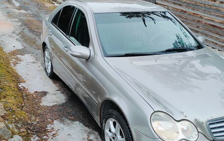 Mercedes-Benz C-Класс, 2005 год, 770 000 рублей, 3 фотография