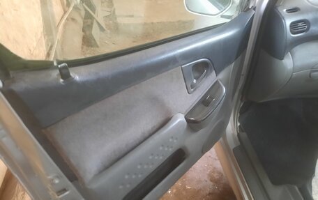Toyota FunCargo, 2001 год, 300 000 рублей, 4 фотография