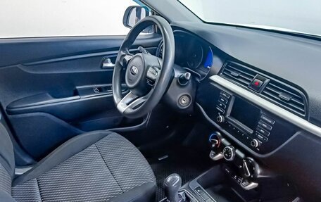 KIA Rio IV, 2018 год, 977 000 рублей, 5 фотография