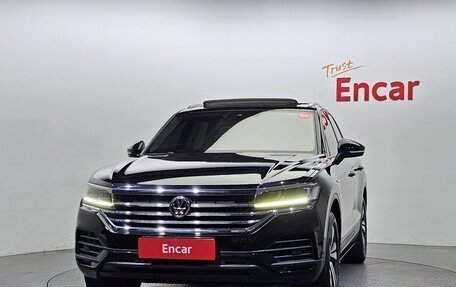 Volkswagen Touareg III, 2021 год, 4 300 013 рублей, 2 фотография