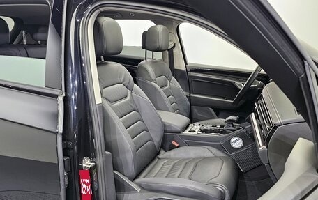 Volkswagen Touareg III, 2021 год, 4 300 013 рублей, 5 фотография