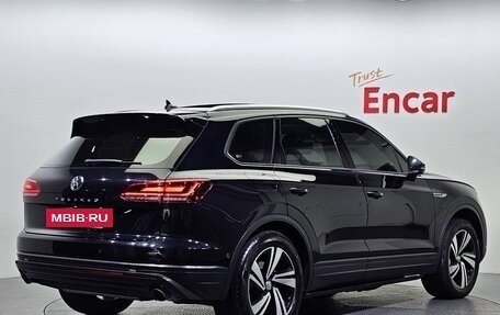 Volkswagen Touareg III, 2021 год, 4 300 013 рублей, 3 фотография