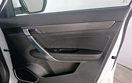 Geely Atlas, 2022 год, 1 799 000 рублей, 16 фотография