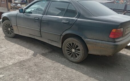 BMW 3 серия, 1994 год, 300 000 рублей, 3 фотография