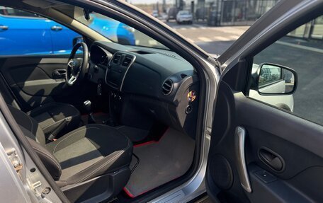 Renault Logan II, 2021 год, 1 358 000 рублей, 12 фотография