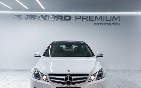 Mercedes-Benz E-Класс, 2012 год, 2 300 000 рублей, 4 фотография