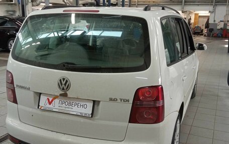 Volkswagen Touran III, 2009 год, 700 000 рублей, 3 фотография
