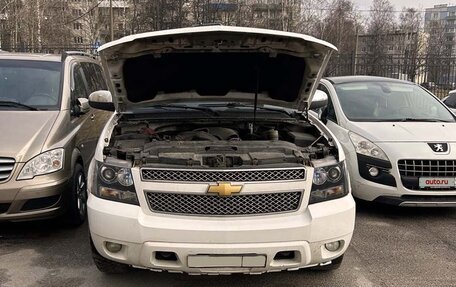 Chevrolet Tahoe III, 2012 год, 1 890 000 рублей, 2 фотография