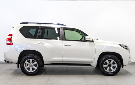 Toyota Land Cruiser Prado 150 рестайлинг 2, 2015 год, 3 290 000 рублей, 4 фотография