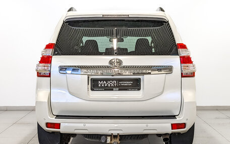 Toyota Land Cruiser Prado 150 рестайлинг 2, 2015 год, 3 290 000 рублей, 6 фотография