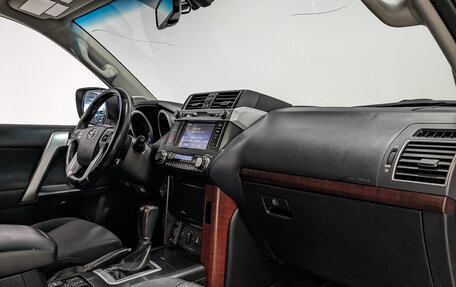 Toyota Land Cruiser Prado 150 рестайлинг 2, 2015 год, 3 290 000 рублей, 13 фотография