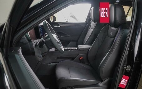 Volkswagen Tiguan, 2024 год, 4 999 000 рублей, 10 фотография