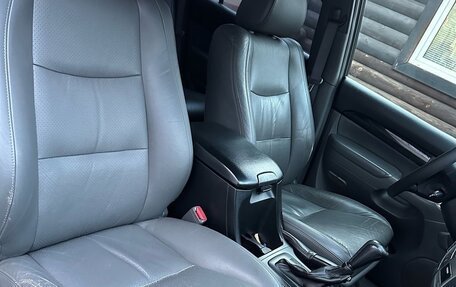 Toyota Land Cruiser Prado 120 рестайлинг, 2007 год, 2 087 000 рублей, 18 фотография