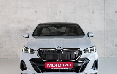 BMW 5 серия, 2025 год, 12 600 000 рублей, 2 фотография