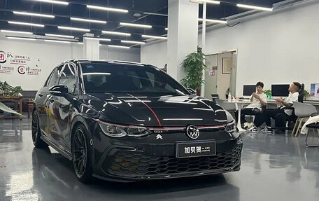 Volkswagen Golf GTI, 2022 год, 2 320 000 рублей, 2 фотография
