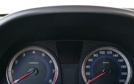 Hyundai Solaris II рестайлинг, 2012 год, 879 000 рублей, 11 фотография