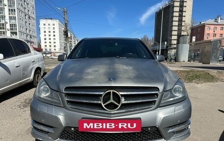Mercedes-Benz C-Класс, 2011 год, 720 000 рублей, 2 фотография