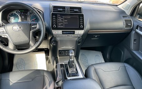 Toyota Land Cruiser Prado 150 рестайлинг 2, 2020 год, 7 200 000 рублей, 9 фотография
